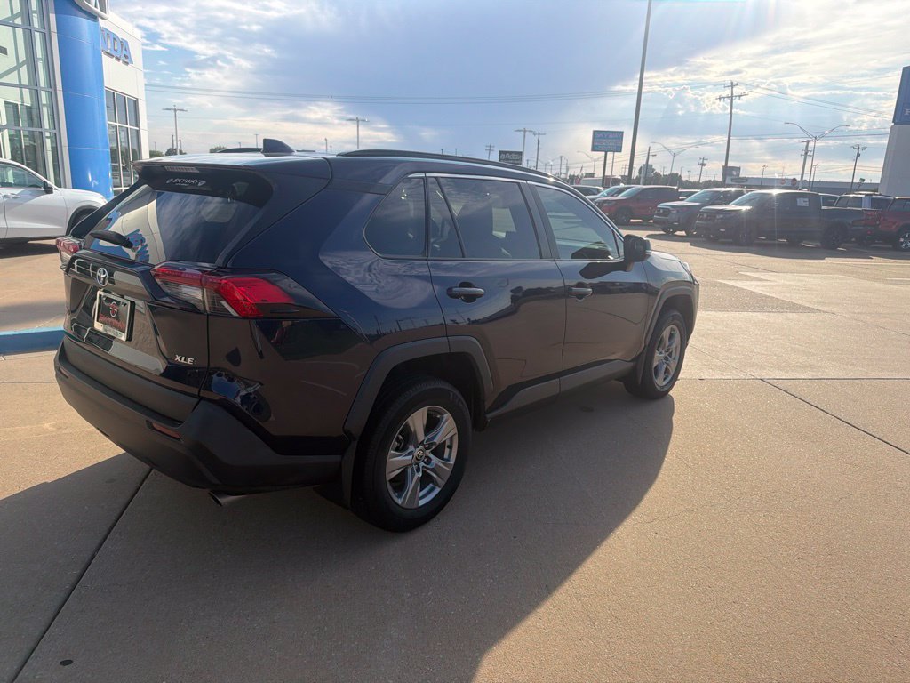 Used 2022 Toyota RAV4 XLE w/ Convenience Package FWD image 9