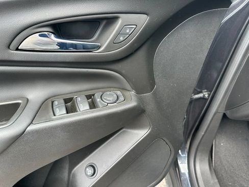 Used 2022 Chevrolet Equinox LT FWD image 17