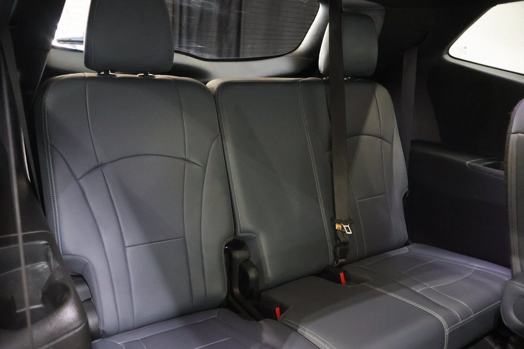 Used 2022 Buick Enclave Premium AWD/4WD image 14