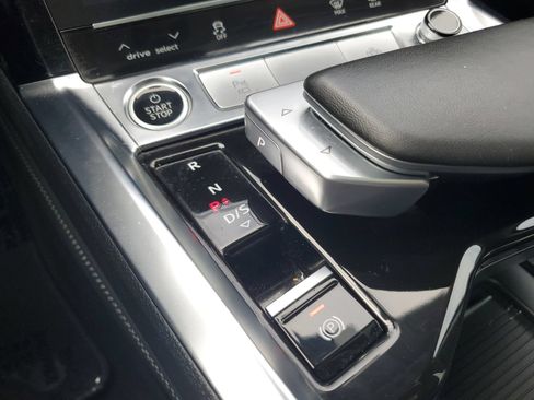 Used 2023 Audi e-tron Premium Plus w/ Premium Plus Package AWD/4WD image 26