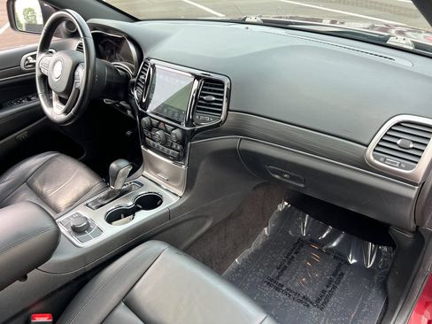 Used 2022 Jeep Grand Cherokee Limited AWD/4WD image 26