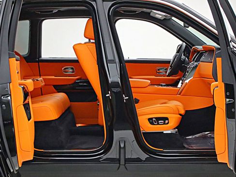 Used 2022 Rolls-Royce Cullinan AWD/4WD image 15