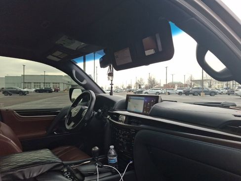 Used 2020 Lexus LX 570 4WD w/ Sport Package image 4