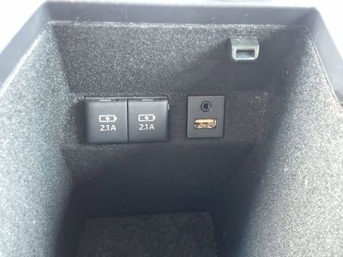 Used 2019 Toyota Avalon Touring FWD image 27