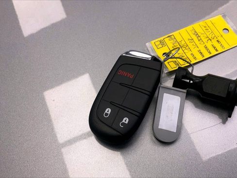 Used 2019 Jeep Compass Latitude image 9