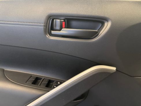 Used 2024 Toyota Corolla Cross LE FWD image 19