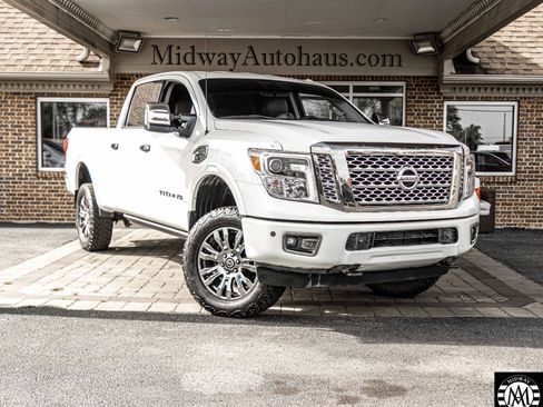 Used 2017 Nissan Titan Platinum Reserve image 3