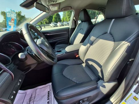 Used 2022 Toyota Camry SE FWD image 17