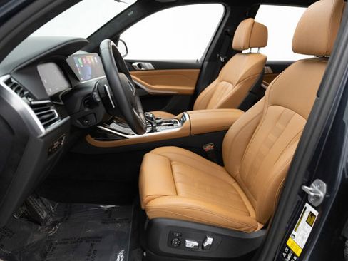 Used 2021 BMW X7 xDrive40i w/ M Sport Package AWD/4WD image 47