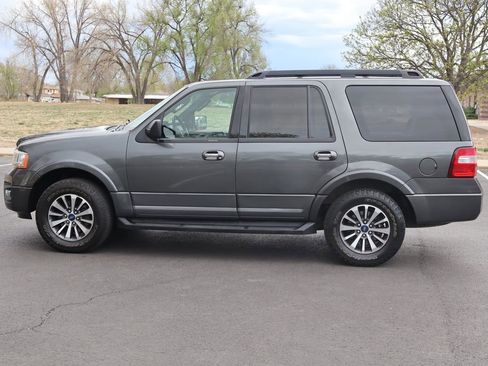 Used 2017 Ford Expedition XLT w/ Equipment Group 202A image 9