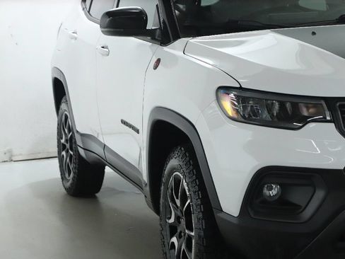 Used 2025 Jeep Compass Trailhawk AWD/4WD image 8