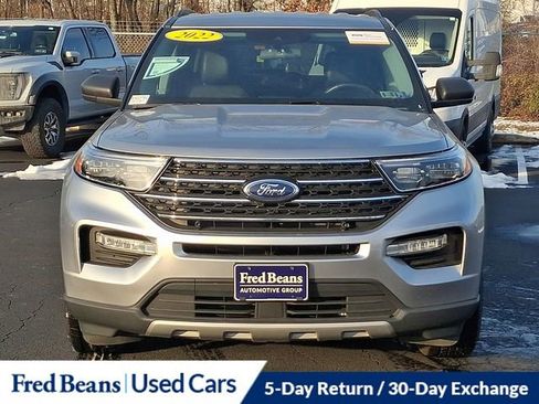 Certified 2022 Ford Explorer XLT w/ Equipment Group 202A image 3
