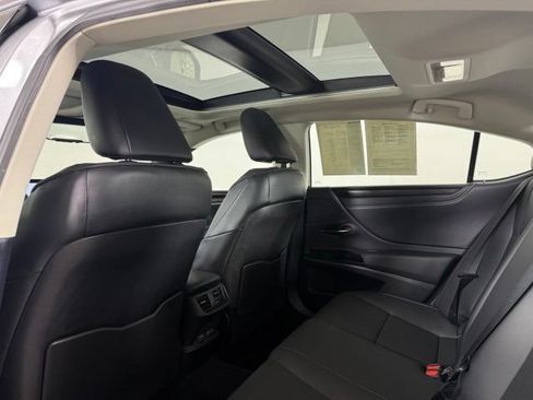 Used 2025 Lexus ES 350 w/ Premium Package FWD image 33