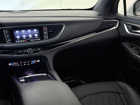 Used 2023 Buick Enclave Avenir w/ Avenir Technology Package AWD/4WD image 29