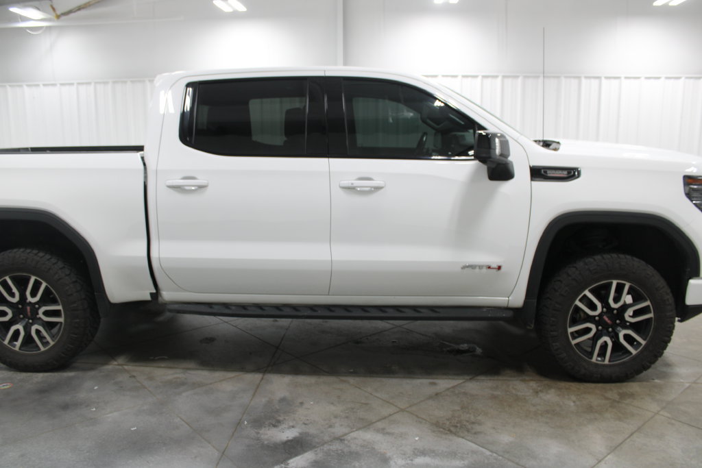 Used 2023 GMC Sierra 1500 AT4 w/ AT4 Preferred Package AWD/4WD image 11