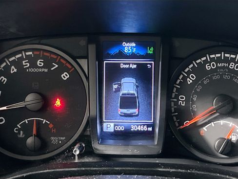 Used 2021 Toyota Tacoma SR w/ SR Convenience Package RWD image 22