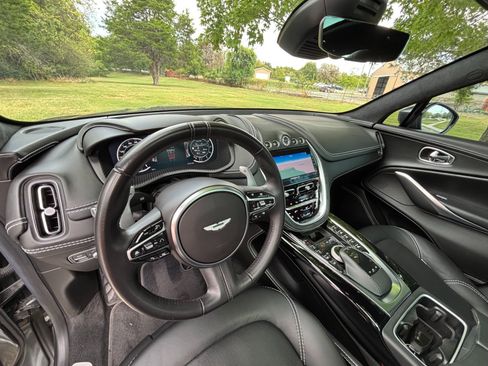 Used 2021 Aston Martin DBX AWD/4WD image 11