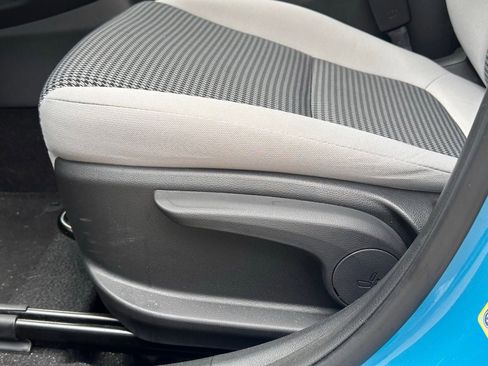 Used 2022 Hyundai Kona SE w/ Cargo Package image 22