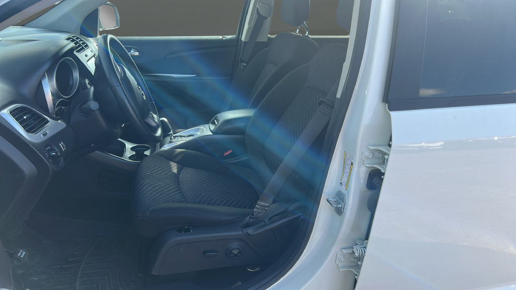 Used 2019 Dodge Journey SE w/ Premium Group FWD image 9