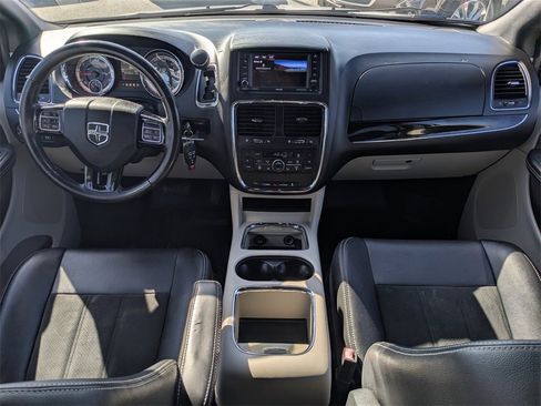 Used 2019 Dodge Grand Caravan SXT w/ Driver Convenience Group image 16