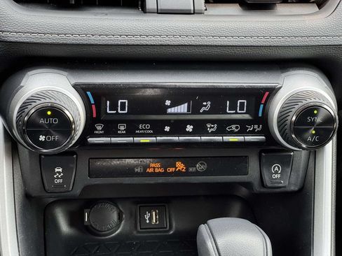 Used 2024 Toyota RAV4 XLE FWD image 5