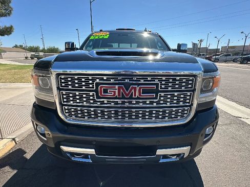 Used 2019 GMC Sierra 2500 Denali w/ Duramax Plus Package image 11
