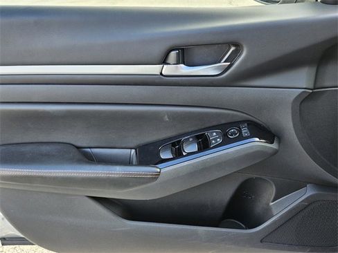 Used 2024 Nissan Altima 2.5 SR image 29