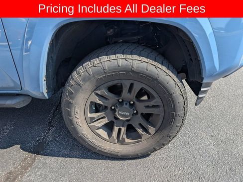 Used 2019 Toyota Tacoma SR5 AWD/4WD image 12