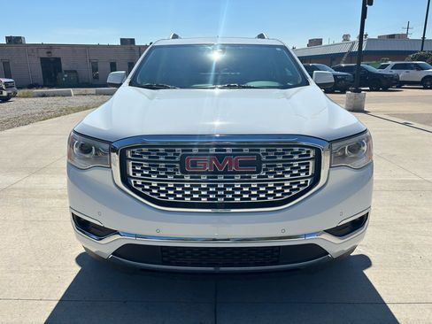 Used 2019 GMC Acadia Denali w/ Technology Package image 4