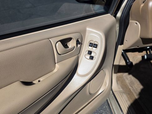 Used 2003 Chrysler Town & Country LX image 12