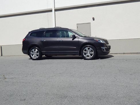 Used 2016 Chevrolet Traverse LTZ AWD/4WD image 3