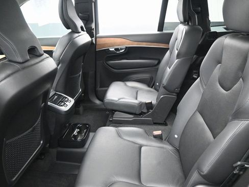 Used 2023 Volvo XC90 B6 Plus image 27