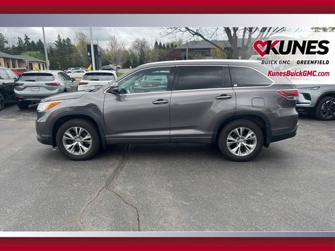 Used 2014 Toyota Highlander XLE AWD/4WD image 10