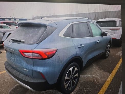 Used 2024 Ford Escape Platinum image 3