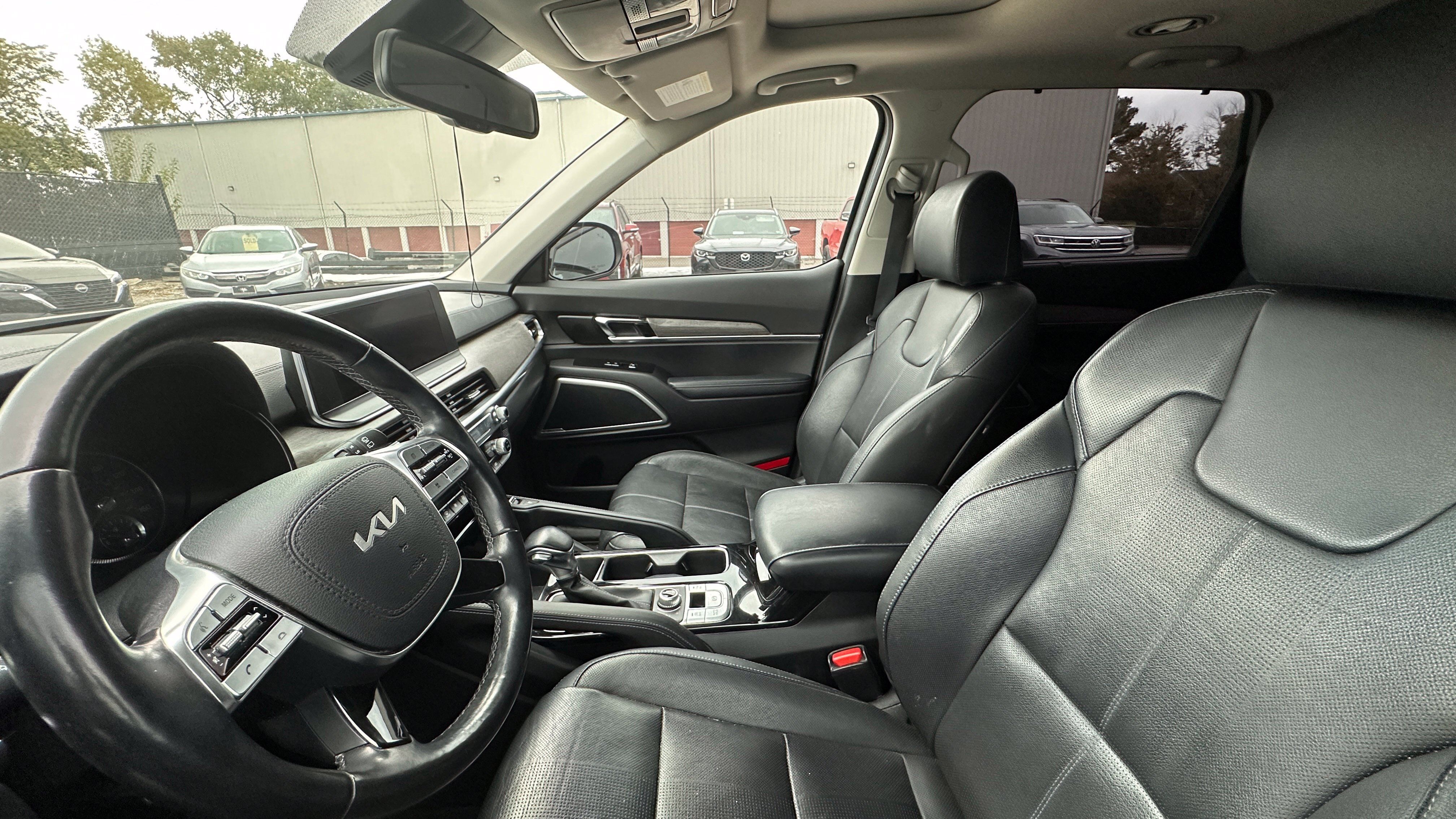 Used 2022 Kia Telluride EX w/ EX Premium Package AWD/4WD image 6