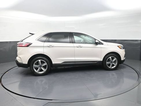 Used 2019 Ford Edge SEL w/ Equipment Group 201A AWD/4WD image 9