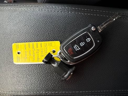 Used 2017 Hyundai Tucson SE image 12