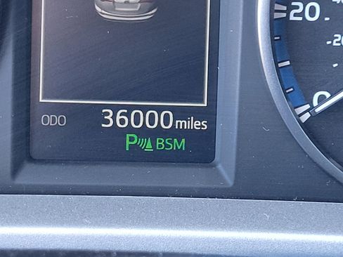 Used 2017 Toyota RAV4 XLE image 28