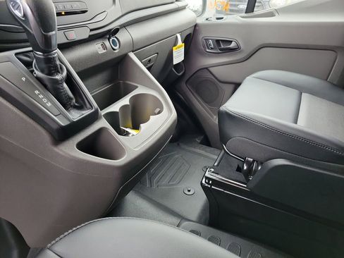 New 2025 Ford Transit 250 148 Medium Roof image 29