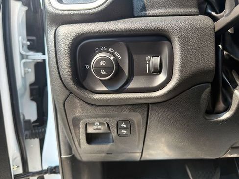 Used 2023 RAM 1500 Big Horn AWD/4WD image 25