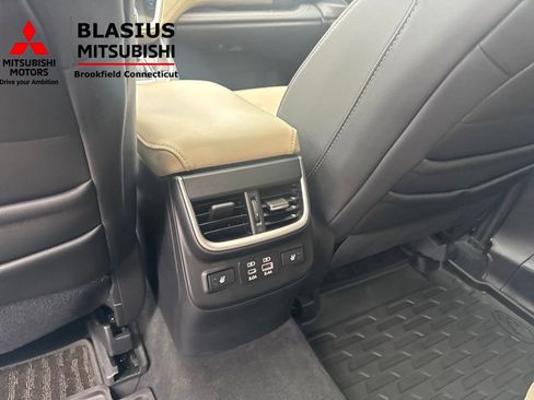 Used 2024 Subaru Outback Limited AWD/4WD image 40
