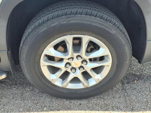 Used 2021 Chevrolet Traverse LS w/ LPO, Floor Liner Package FWD image 25