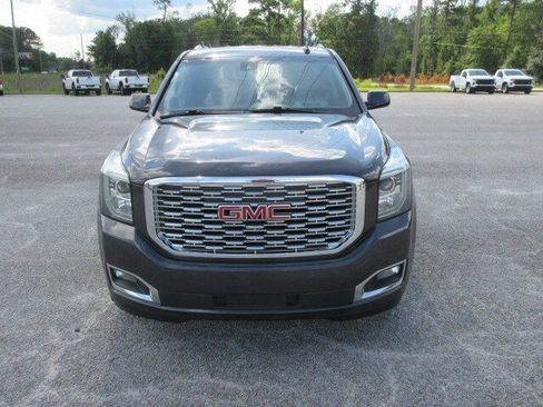 Used 2018 GMC Yukon Denali w/ Denali Ultimate Package AWD/4WD image 3