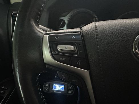 Used 2016 Toyota Land Cruiser Base AWD 4dr SUV image 27