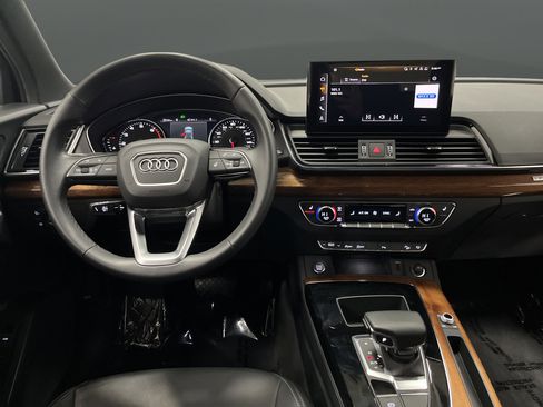 Used 2023 Audi Q5 2.0T Premium w/ Convenience Package AWD/4WD image 5