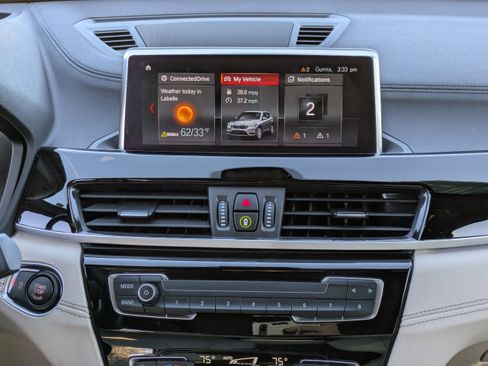 Used 2022 BMW X1 sDrive28i w/ Premium Package image 16