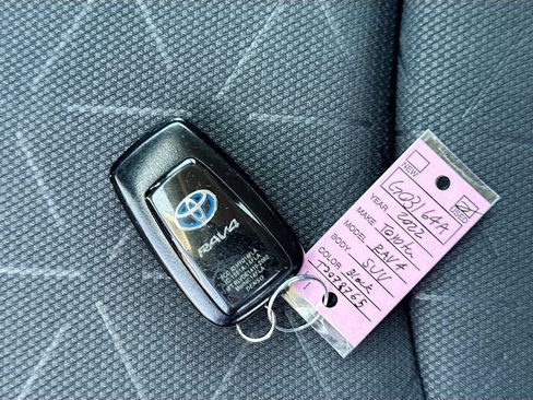 Used 2022 Toyota RAV4 XLE w/ Convenience Package AWD/4WD image 37