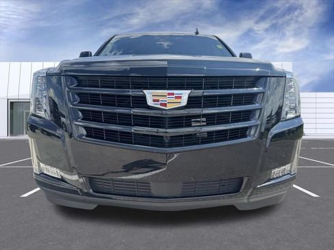 Used 2020 Cadillac Escalade Premium Luxury w/ Escalade Sport Edition AWD/4WD image 7