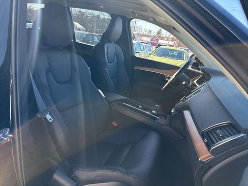 Used 2025 Volvo XC90 T8 Plus w/ Protection Package Premier image 21