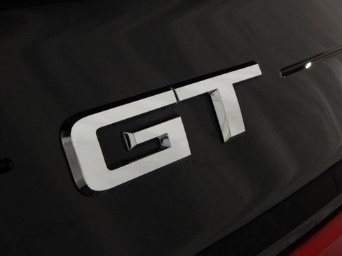 Used 2018 Ford Mustang GT RWD image 6